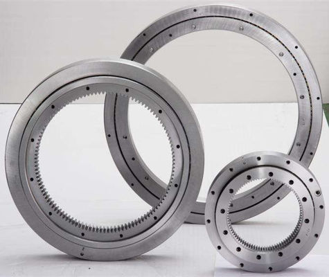 Single Row Crossed Cylindrical Roller 62HRC Slewing Ring Bearing