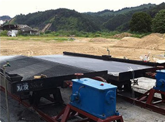 Gravity Separation Ore Dressing Equipment Shaking Table for Mineral and Gold Particle Concentration in Mining Industry